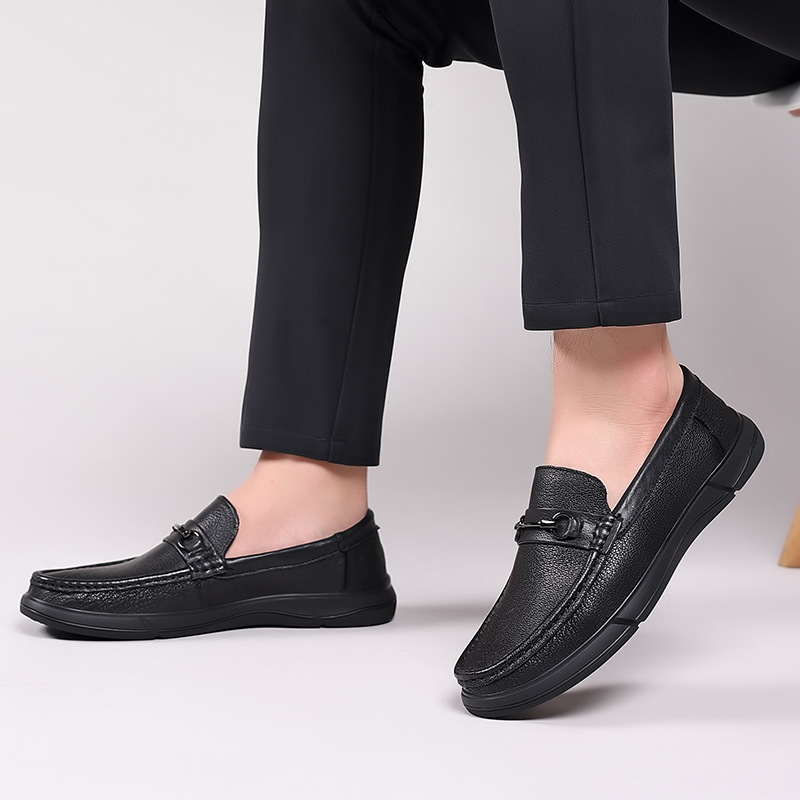 2024 new men's soft-skin shoes, round-headed shoes, old man with soft-legged beans.