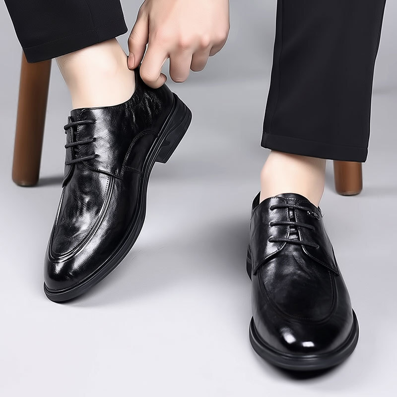 Hand-grained shoesman, 2024.