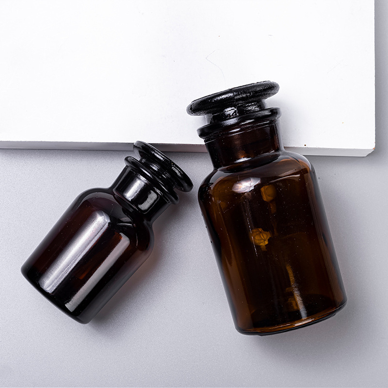 브라운 모래 scrutinized 작은 유리병, 빛 보호된 저장 병, 가정 소유 약 sub-medicines, 차 착색된 유리 넓은 살포 병