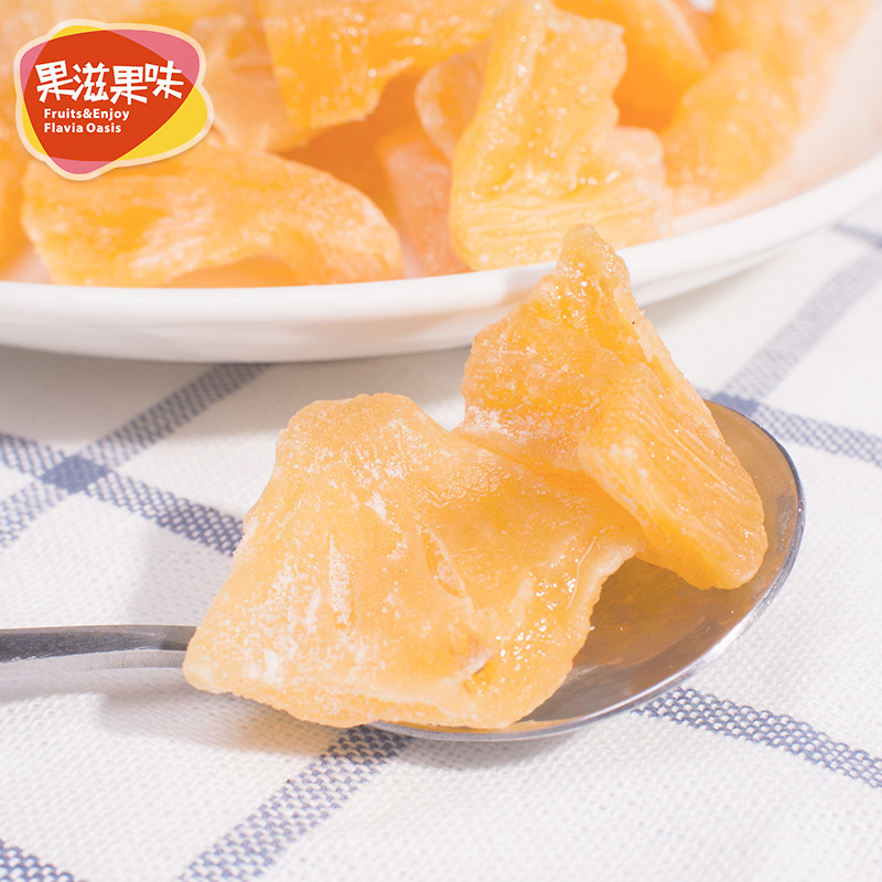 파인애플 건조, 대량에서, 500 g 건조 꿀과 삼나무의 전체 케이스, 그리고 도매 및 직접 판매 영 식품 생산.