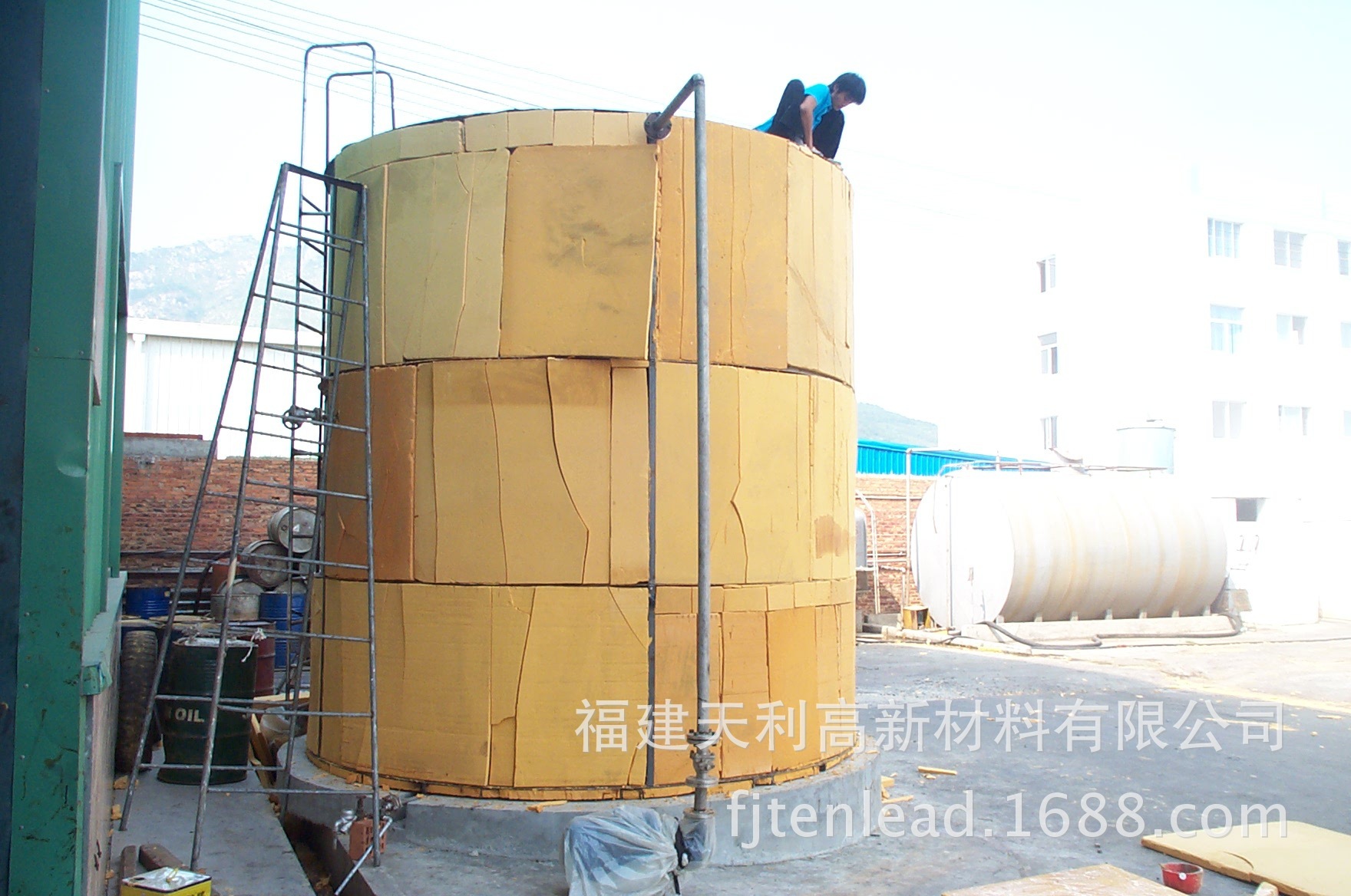 Tank insulation - phenolated foam