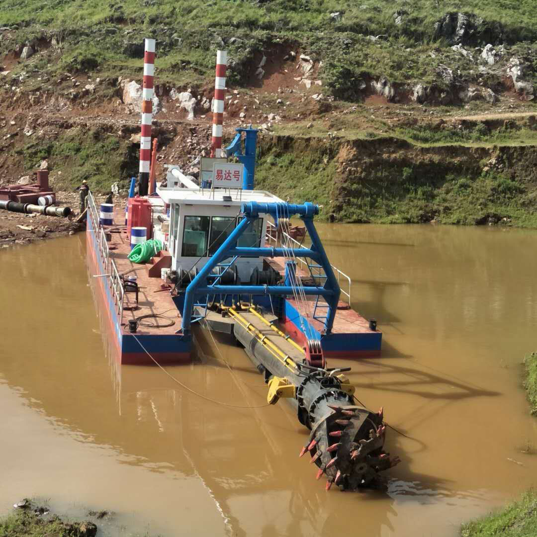Những chiếc thuyền thủy thủ trên con đường phía tây nam sông Chang, những con tàu khô cạn, những nhà máy sản xuất tàu khô