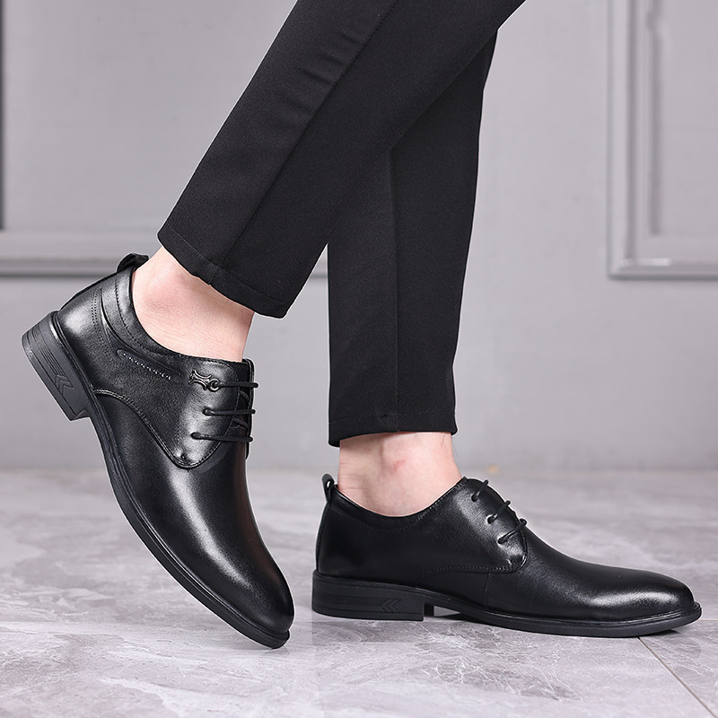 New head-covered cow-skin in leather shoes.