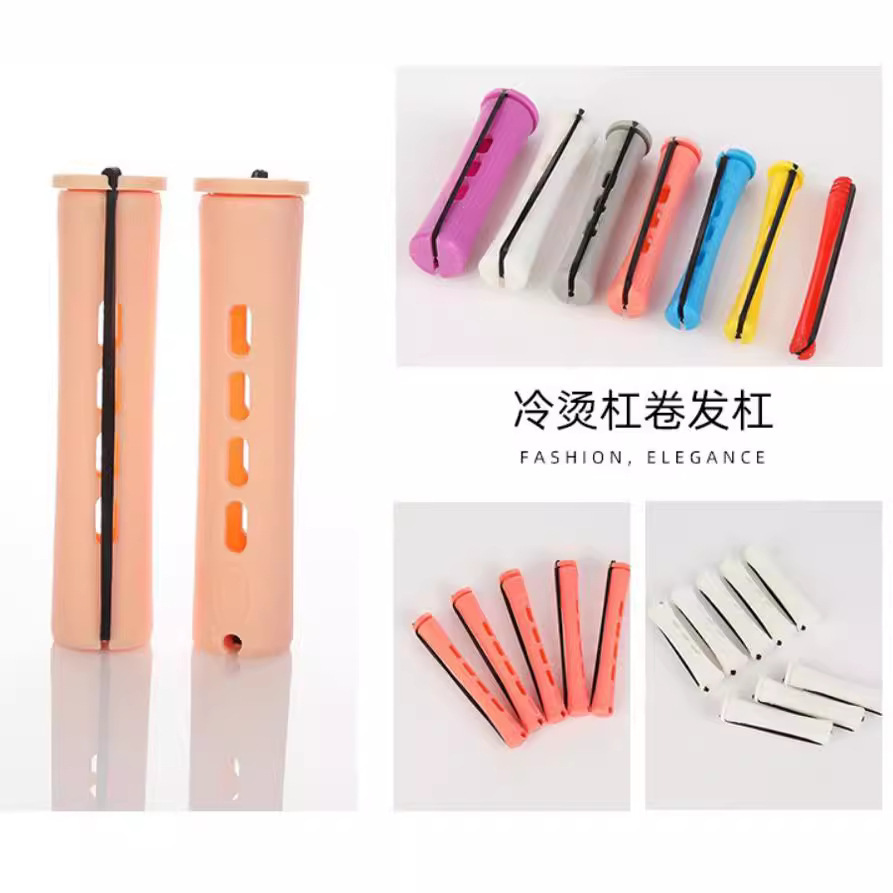 Một thợ làm tóc với một quán bar lạnh và một thợ làm tóc nóng bỏng.
