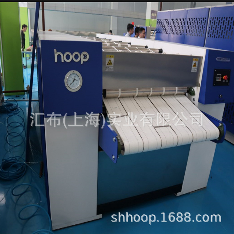Giường của bệnh viện khách sạn khách sạn khách sạn khách sạn gối được cung cấp với thiết bị ủi gối