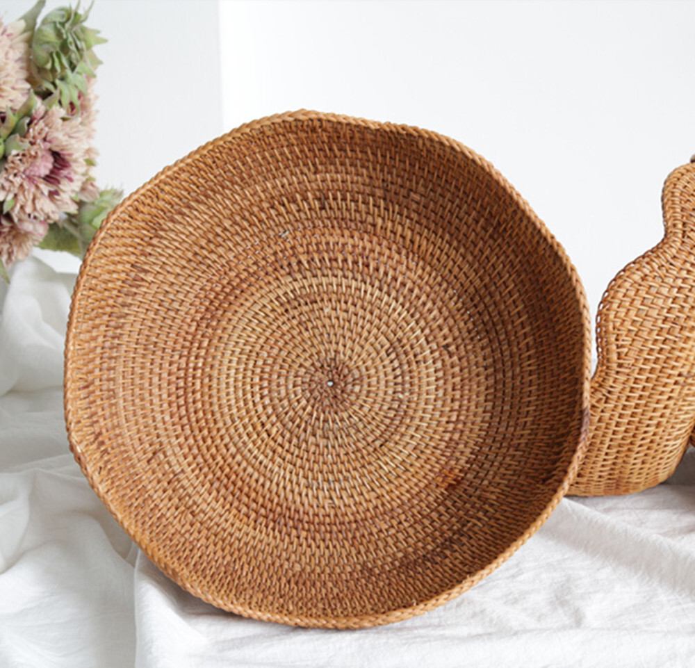 Three set of fruit baskets for a basket of bamboo and sweet snacks for the family in Viet Nam