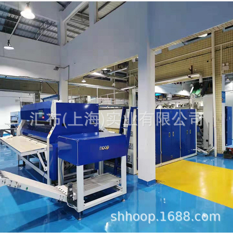 Quốc tế Tối cao Trung tâm giặt ủi khách sạn cung cấp những tấm trải giường ủi và gấp với màn hình 3 giờ làm việc