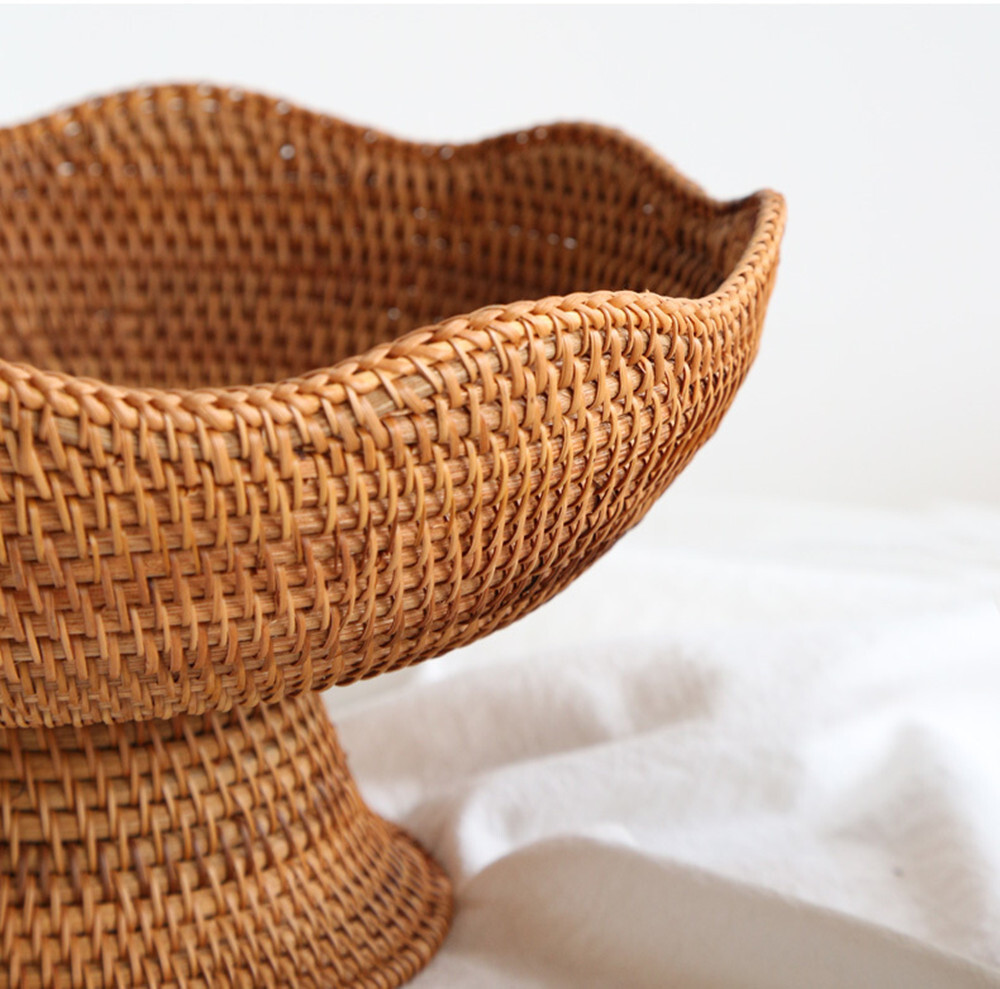 Three set of fruit baskets for a basket of bamboo and sweet snacks for the family in Viet Nam