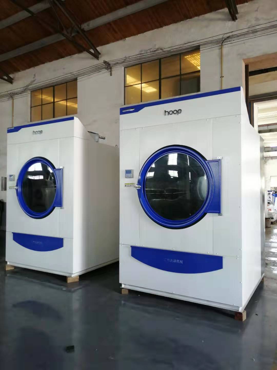 Một máy sấy 100 km cho ngành bán hàng trực tiếp của nhà máy.