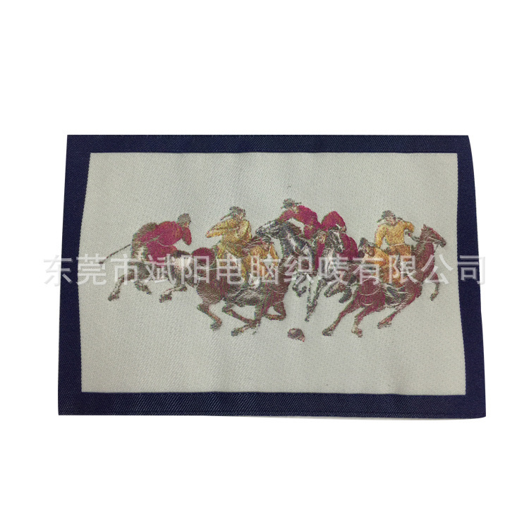 Bingyang được đan đẹp lắm, được đan bằng váy, được may bằng khăn.