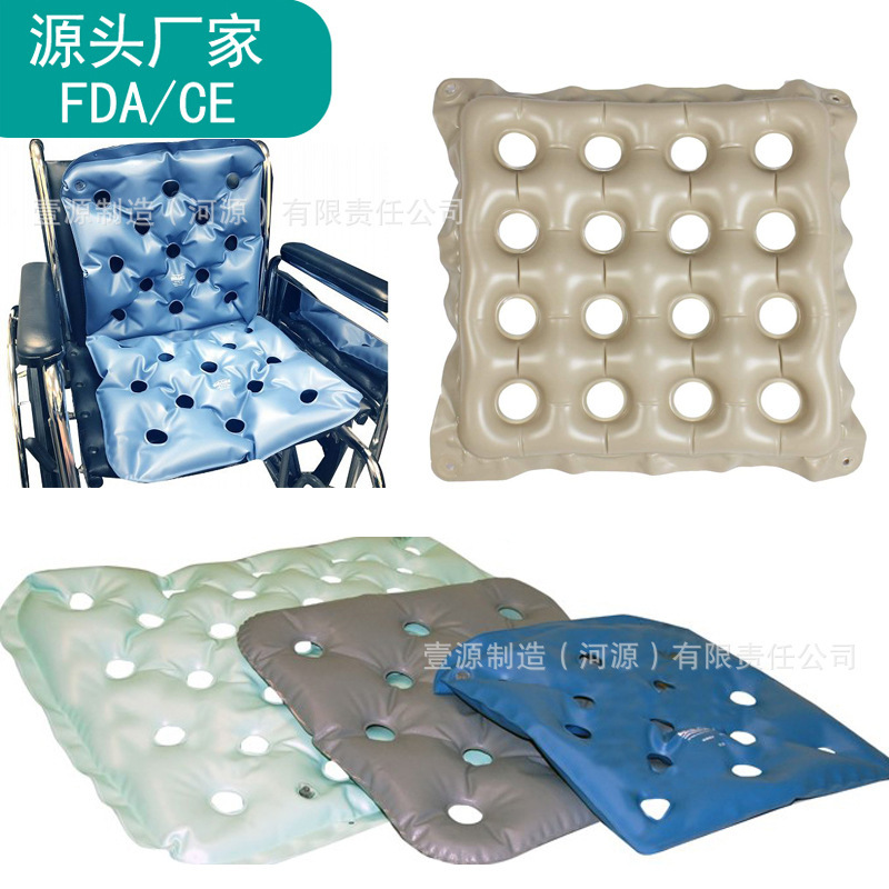ที่นอนที่พองได้กับที่นอนที่พองได้ กับเสื่อของชายชราที่จะได้รับไปที่สะโพกของเขา