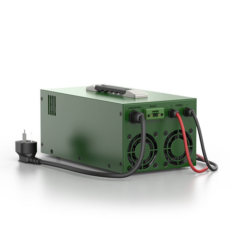 Một bộ ắc-quy 24V, một bộ ắc-quy Li-ti-phate, một bộ sạc đồng phục đa năng.