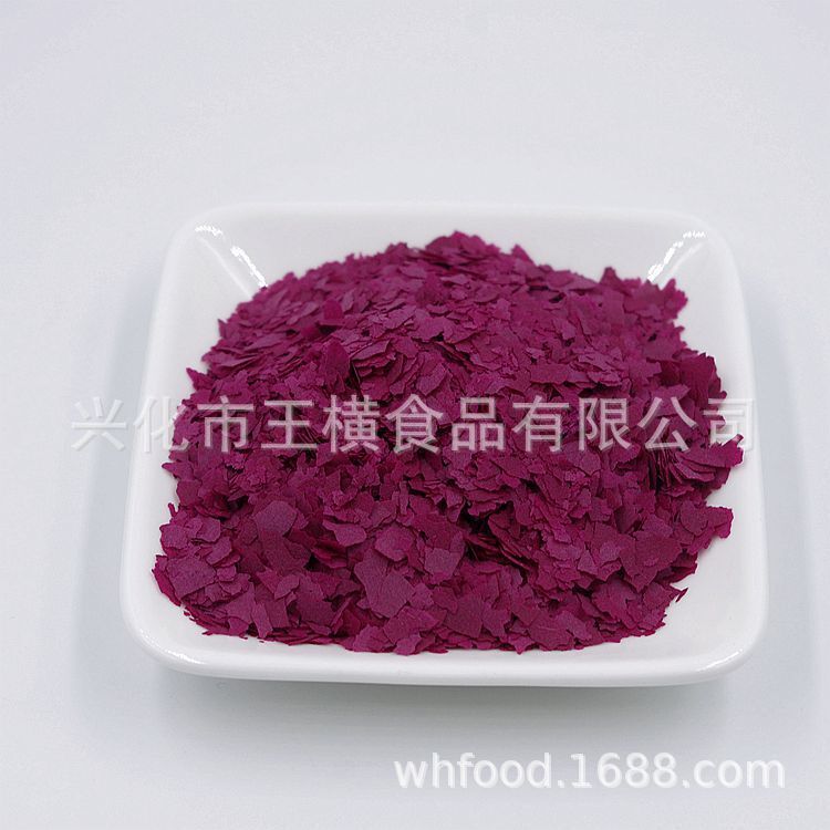 Cây rau bị mất nước của nhà máy bị mất nước với rau thảo mộc.