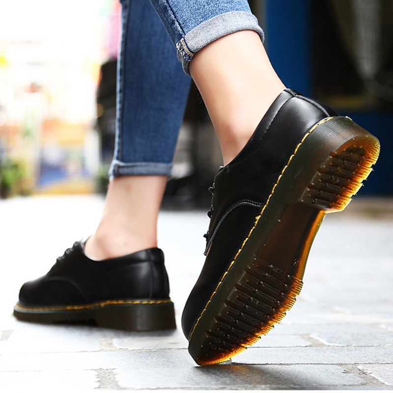 2022 new pair of young shoes, young English shoes, small shoes of the Autumn College.