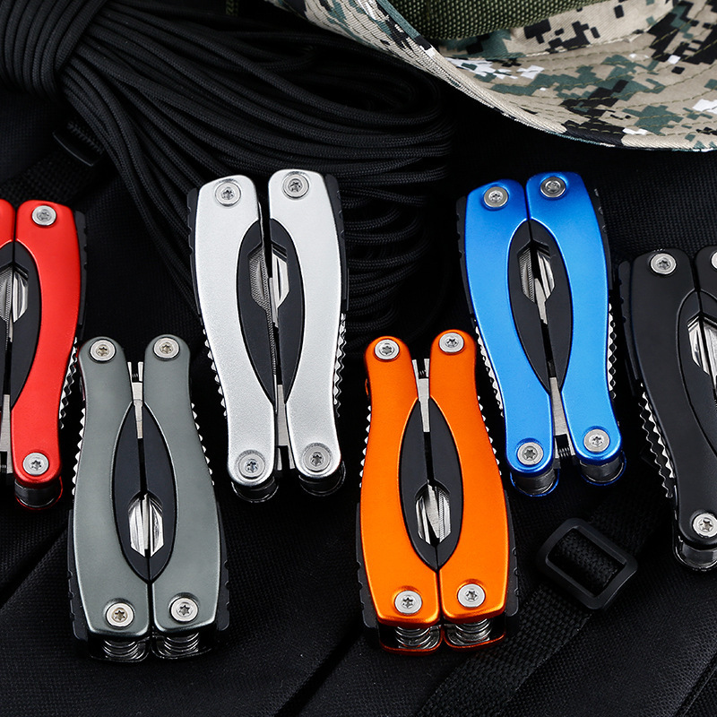 The spot supply of stainless steel multi-purpose tool torque off-the-door folding of hand-held multi-purpose civilian pliers