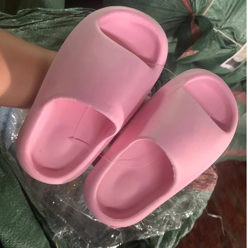 ♪ ♪ Một đứa trẻ sàn nhà mềm mại ♪