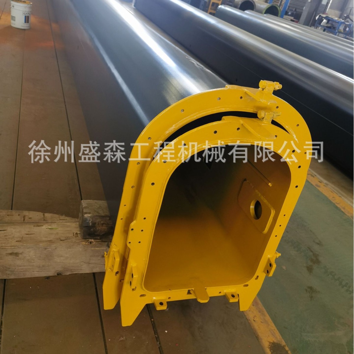 Làm một cánh tay lớn, một cánh tay cơ khí, một cánh tay to bằng cần cẩu, và một cánh tay hình chữ U lớn.