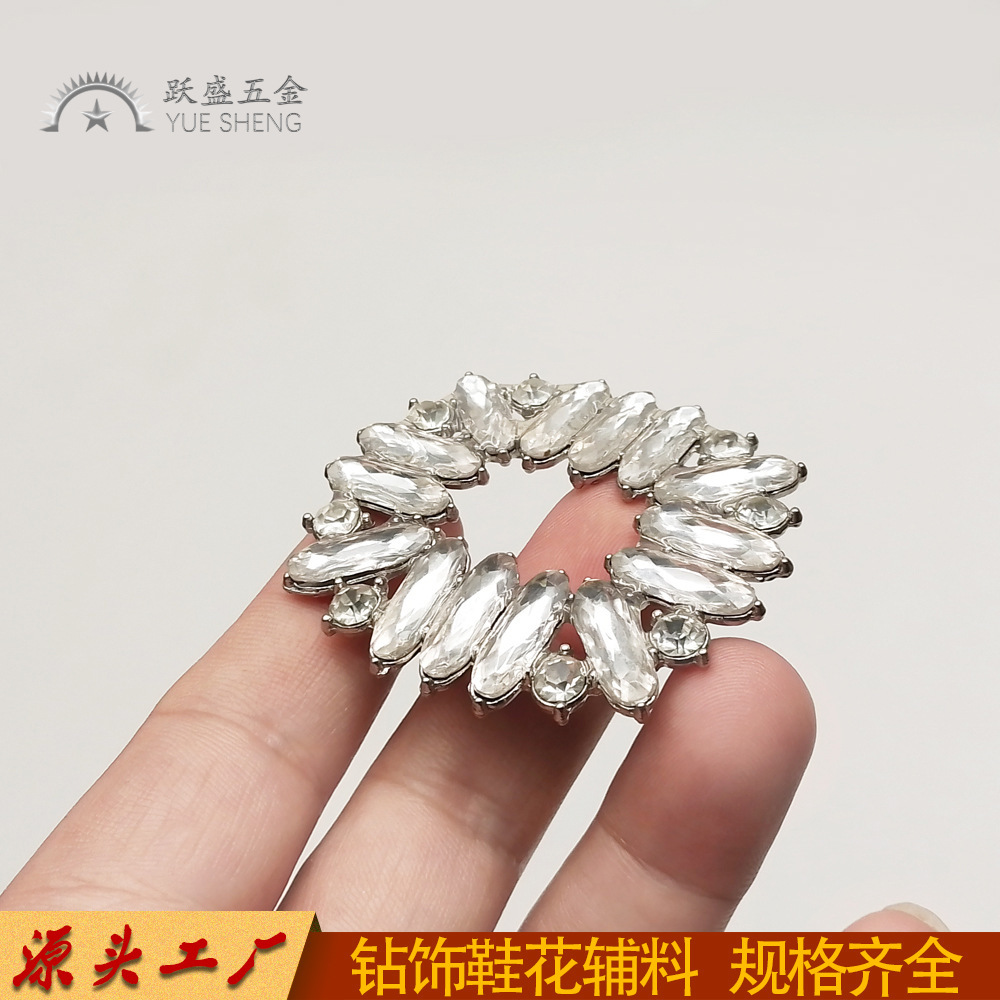 Vào năm 2024, đôi giày thời trang của bà Newman đã được sửa chữa và đánh dấu một đôi giày lớn ở nước ngoài.