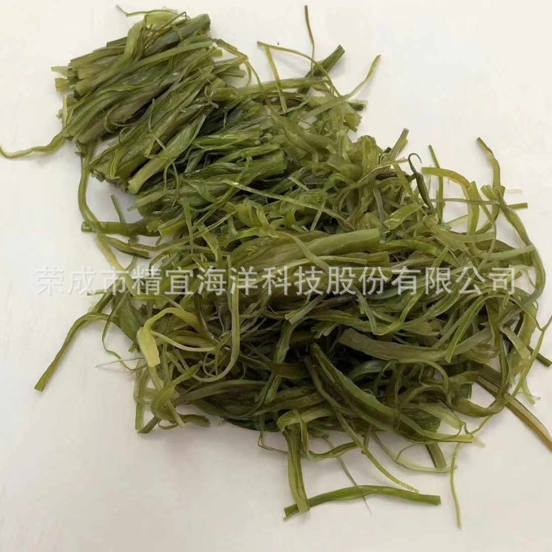 Mười ký váy khô với lụa trên lối ra.
