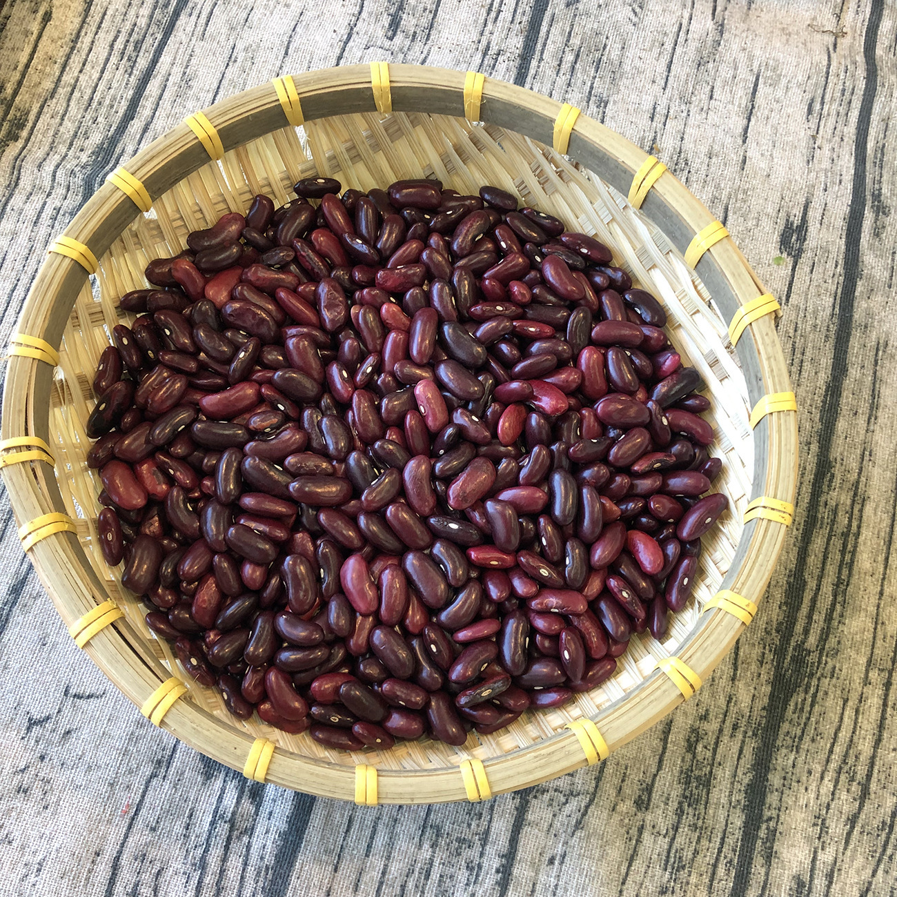 The local red bean bulk is 50 pounds/bags of red bean.