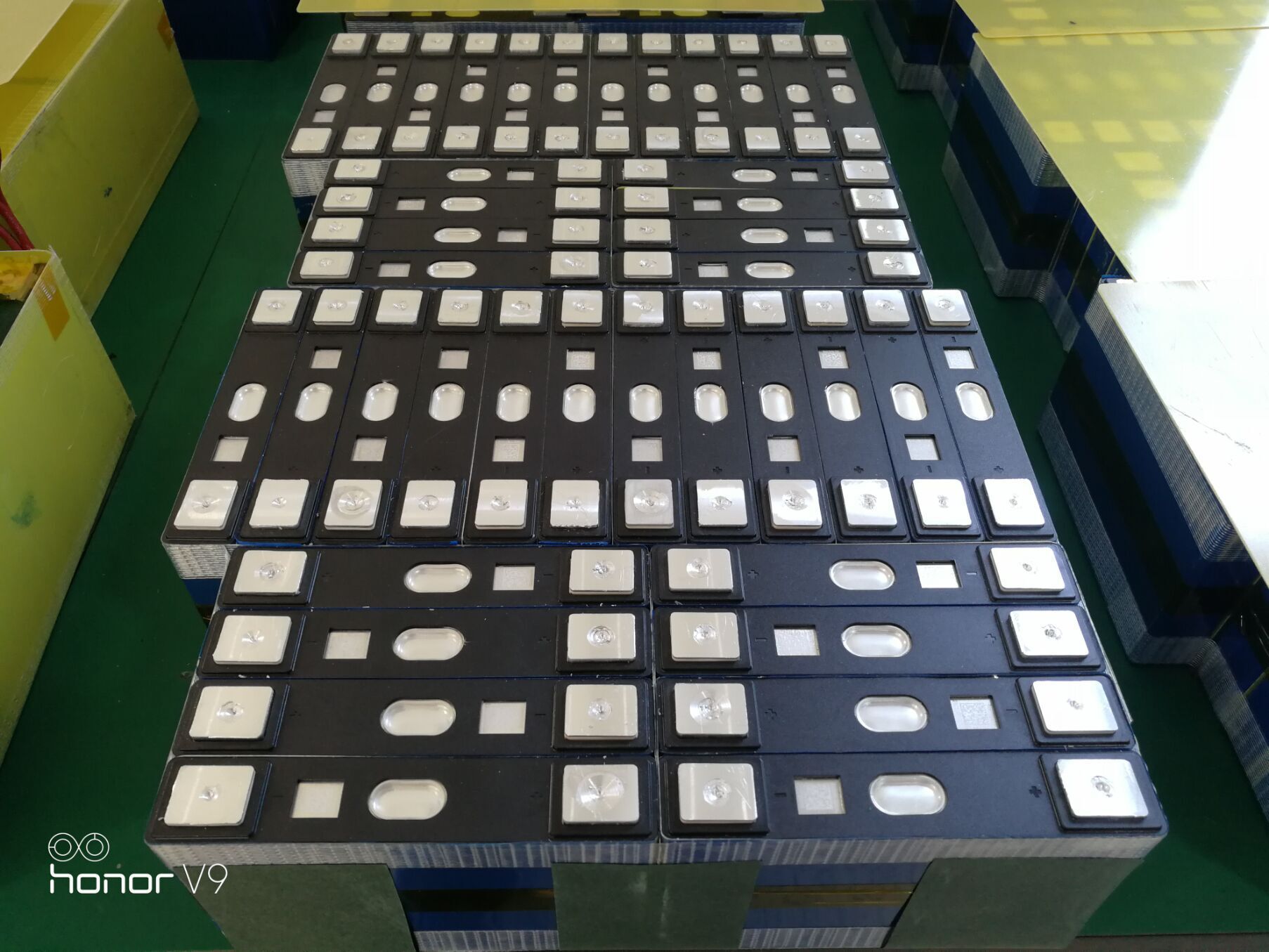 Production of the AI robot lithium battery 72V50Ah with high multiplier discharge for surfboard board AGV etc.
