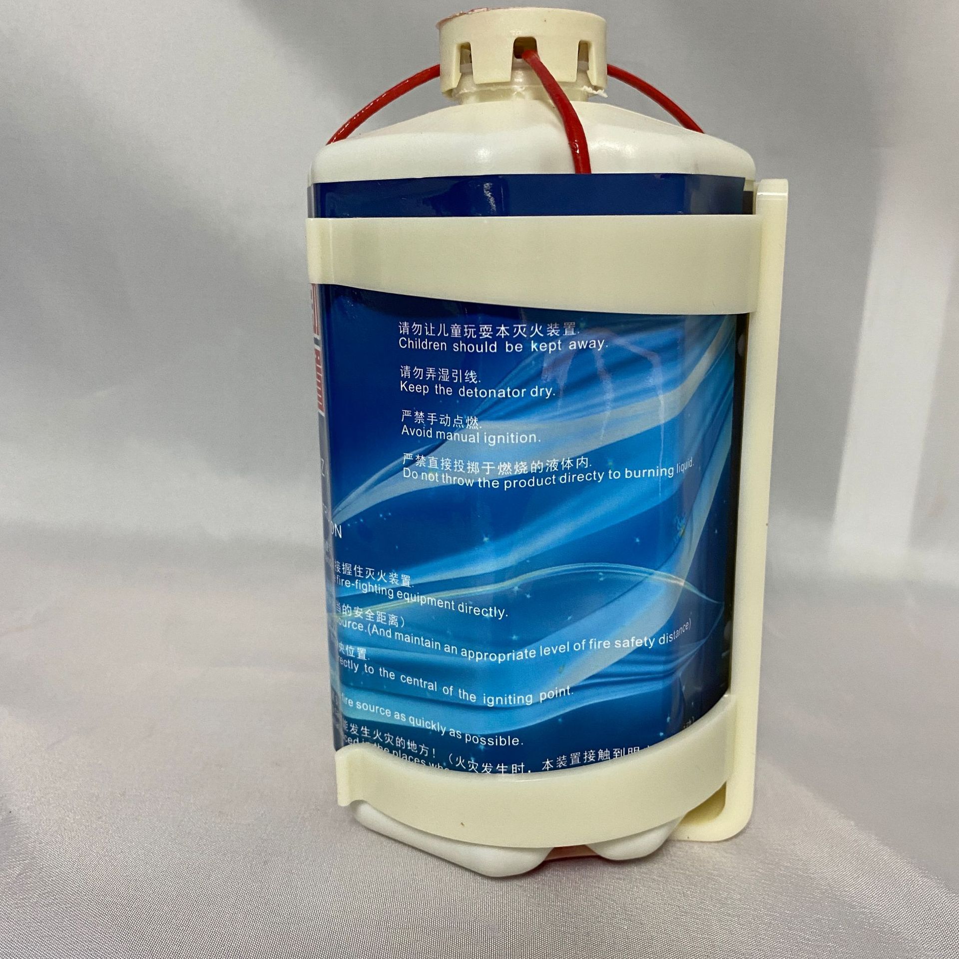 Full automatic fire-sensitization foam automatic fire extinguisher.