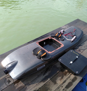 Batteries for underwater motion electric surfboards with a high frequency of lithium discharge batteries 72V50AH underwater propulsion