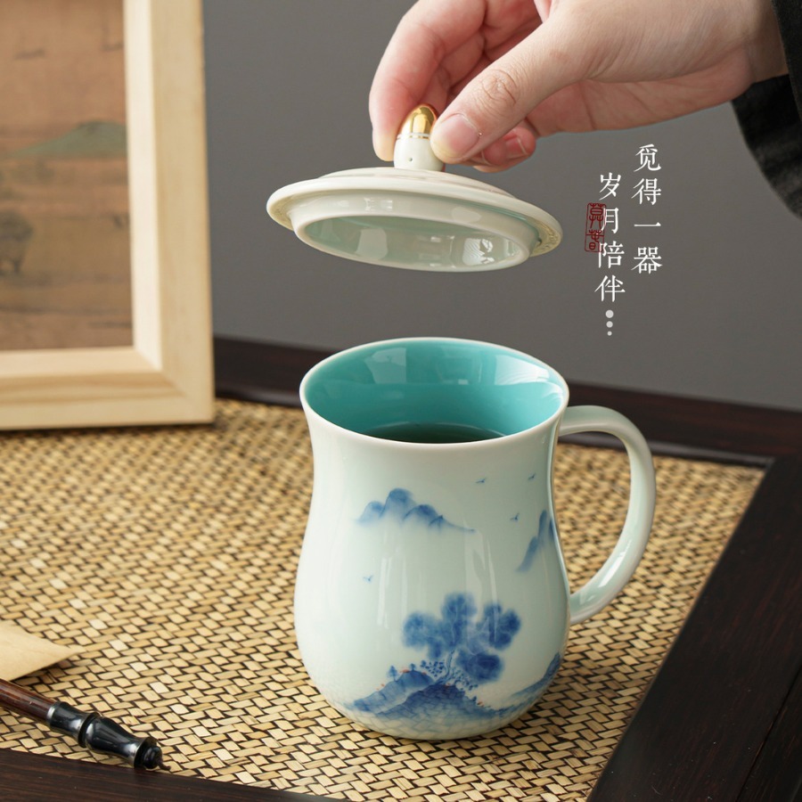 Hai bộ sơn bàn tay Trung Quốc sơn tay được phân phối bởi nhà máy sản xuất Singquan.