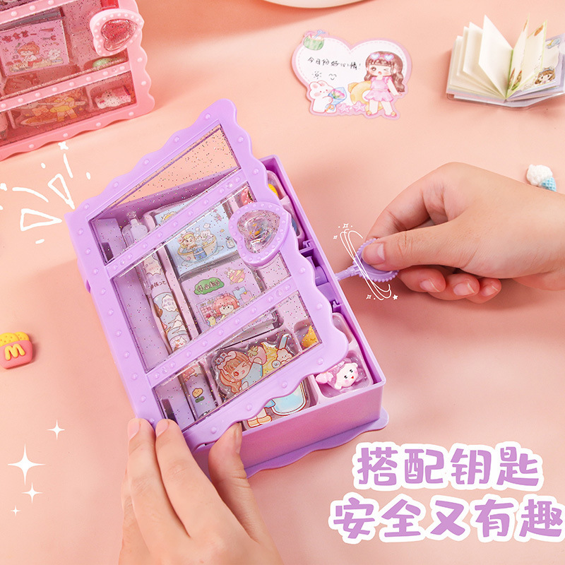 Hộp thần công chúa, món quà của một cô gái đáng yêu với một chiếc hộp đồ chơi bằng tay sáng tạo.