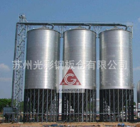 Large-scale corn steel silos, factory corn silos, steel plate grain silos.