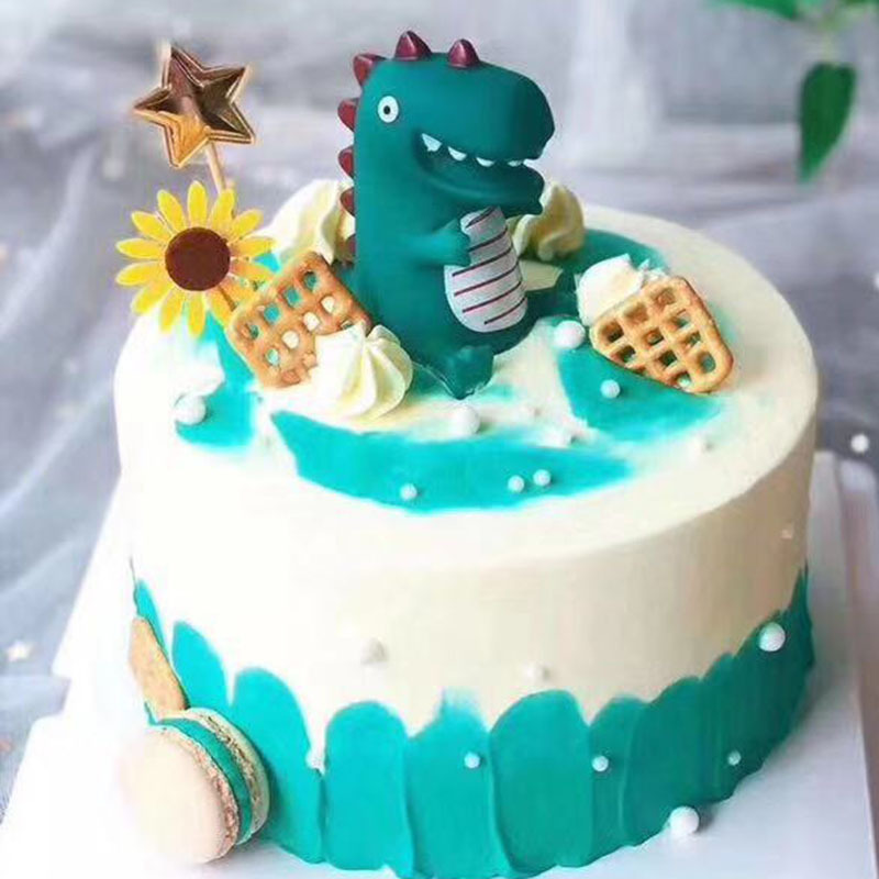 Dinosaurs cake decoration party for birthday theme dolls with dolls and toys.