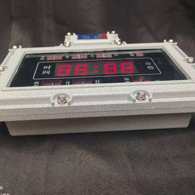 The factory uses a wall-mounted blast-proof stone clock.