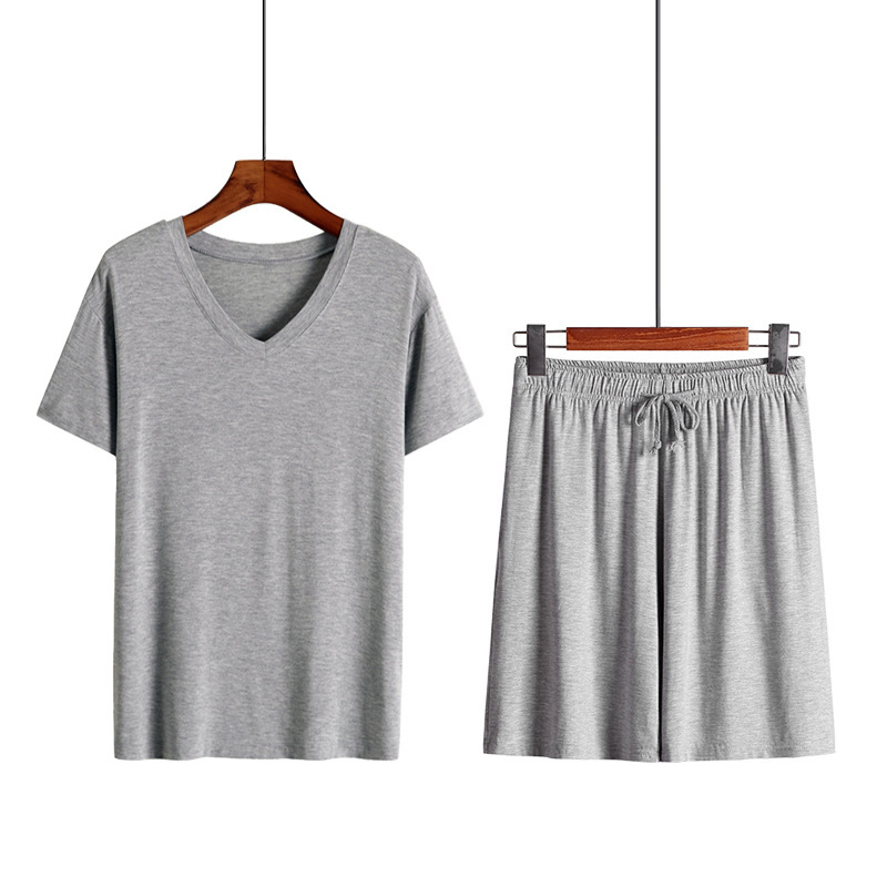 Một bộ đồ cỡ lớn với bộ đồ béo, Modelle V, và quần lọt khe ngắn.