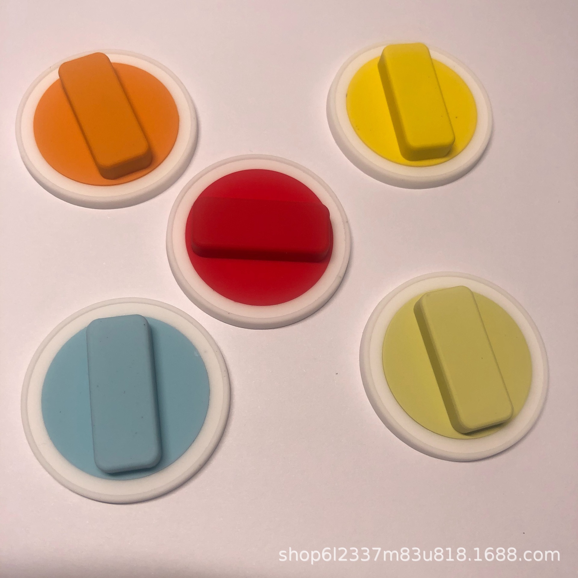 工廠pvc軟膠立體膠章 個性軟膠圓形標 衣服箱包輔料標