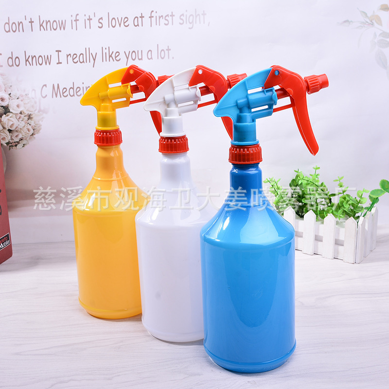 Chúng ta sẽ có một bi-đông nguồn nóng, một máy phun vườn, một ấm nước phun áp suất cao.