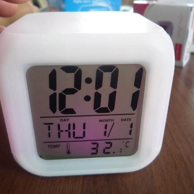 It's a spherical clock with a natural alarm clock.