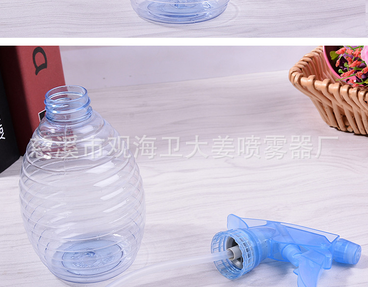 Máy phun nhựa bằng tay được bán trực tiếp tại siêu thị.