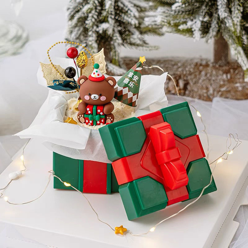 Christmas gift box wrapper cake decorated Christmas tree costumes for children's birthday party.