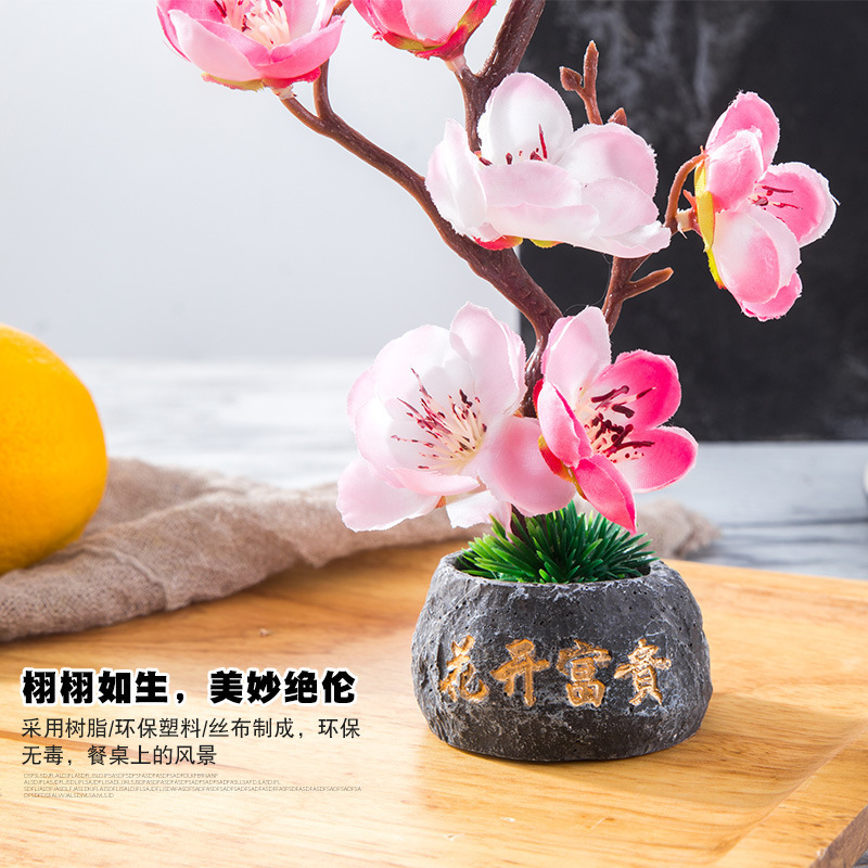 Các đĩa ở khách sạn trang trí đế bằng nhựa, đáy bình, đáy bể cá.