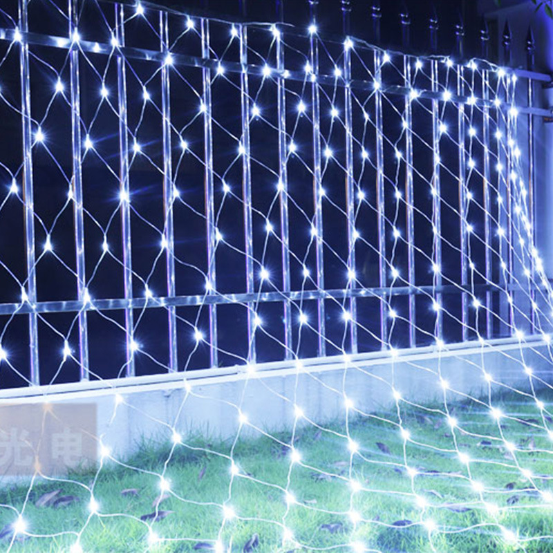 The Amazon hot-sended led net lights outside of the water to protect the red light of the curtains in the skylights.