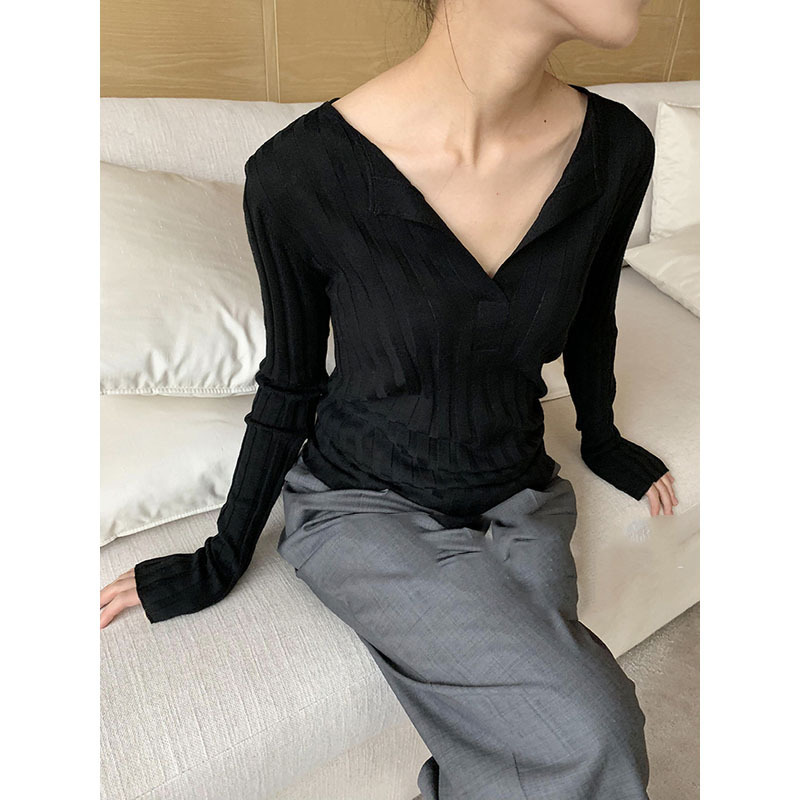 Cổ đã mở nửa cổ áo, khâu cắt ngắn, quần lót ngắn, áo len ngắn với áo len mềm.