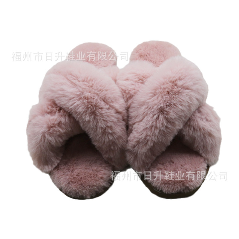 Tiệm tạp hóa mùa thu và quán Rabbit's Cuffy Crossing với đôi giày trượt chân nhẹ của Toes-Low-Warm.