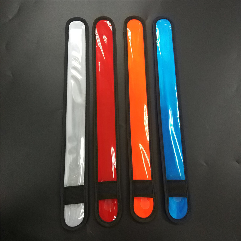 Vòng tròn đèn LED sáng, cổ tay tay với ánh sáng ban đêm bên ngoài vành đai, dây đeo cánh tay thắp sáng ban đêm, hỗ trợ.