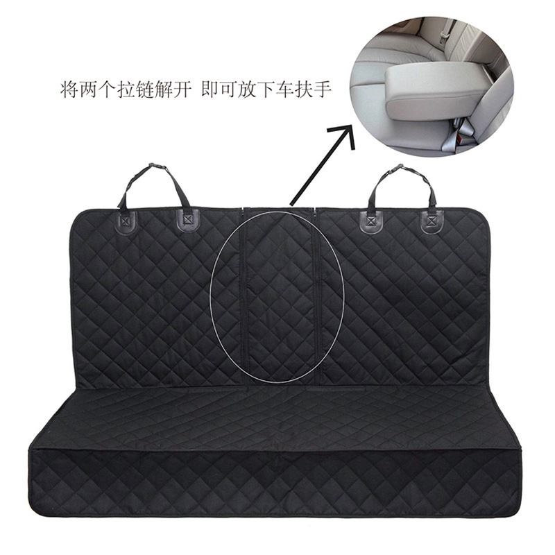 Xe chở thú cưng được bảo vệ bằng xe được bảo vệ bằng nước.