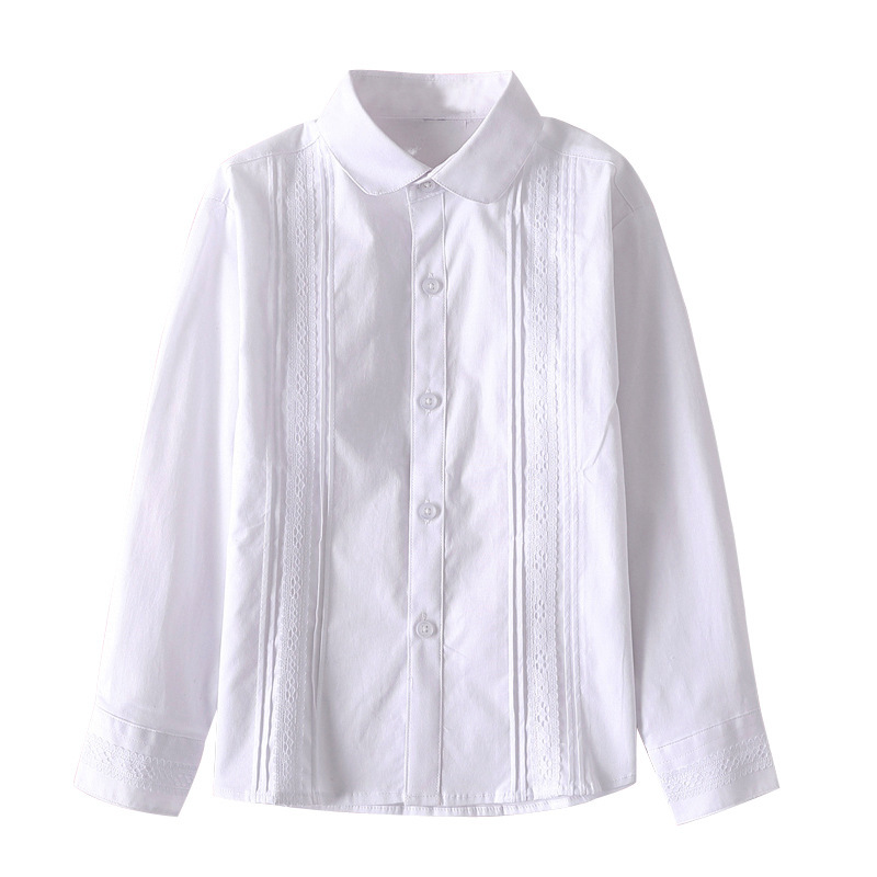 A white-sweet girl with a long-sleeved lace shirt and a white-sweet student uniform.