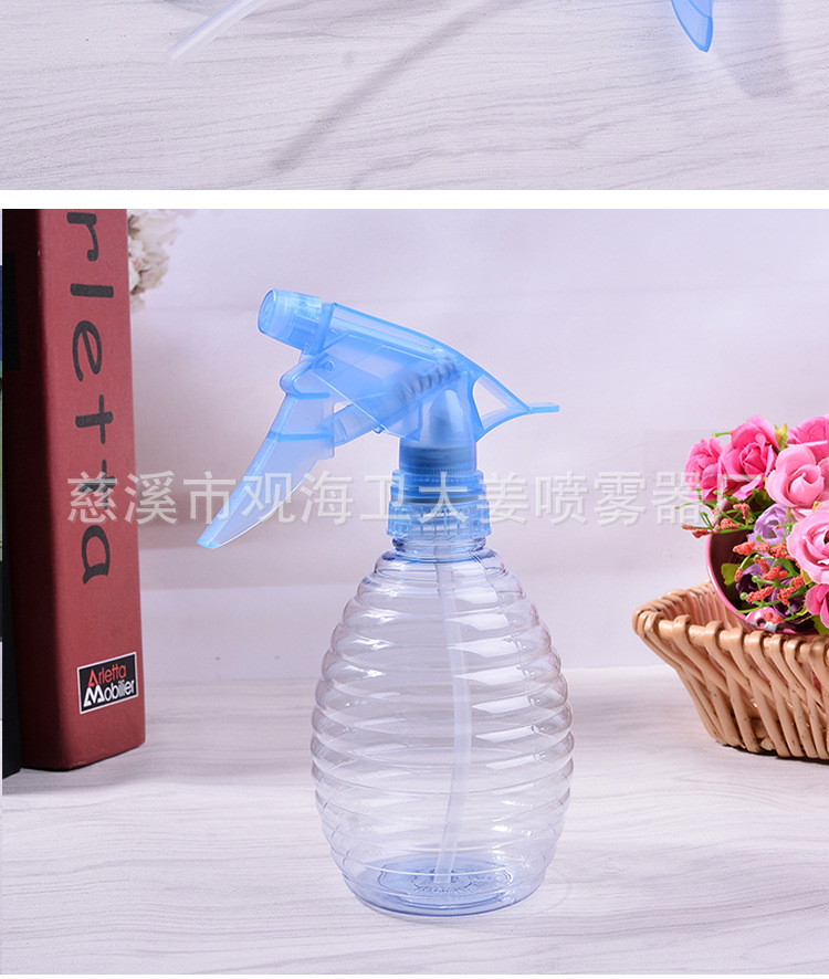 Máy phun nhựa bằng tay được bán trực tiếp tại siêu thị.