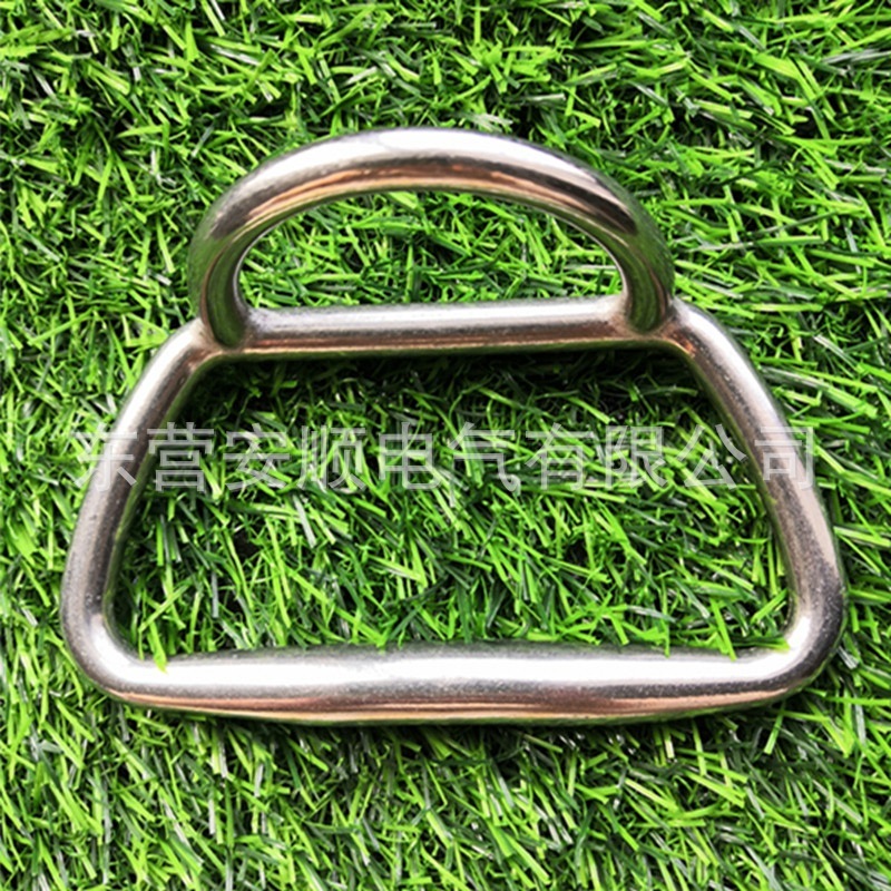 The stainless steel D-shaped ring, the rubber hull, the horse hoove ring, the rubber hull, the rubber hull.