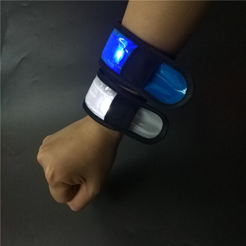 Vòng tròn đèn LED sáng, cổ tay tay với ánh sáng ban đêm bên ngoài vành đai, dây đeo cánh tay thắp sáng ban đêm, hỗ trợ.