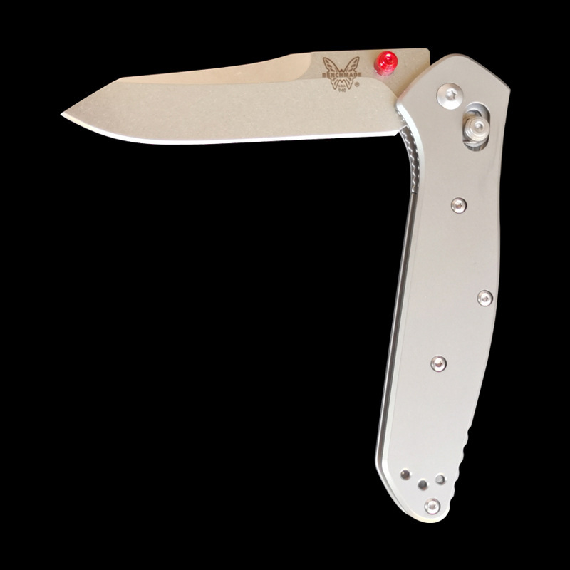 The titanium alloy knife, M390 powdered steel butterflies, 940 high-strength, sharp-earthed EDC outside.