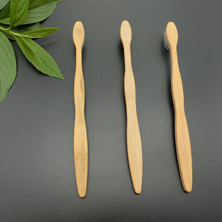 The hotel supplies bamboo toothbrush, the hotel's full of bamboo toothbrushes, supplied by the soft mackerel toothbrush factory.